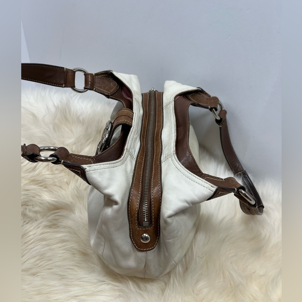 Coach Leather White Hobo Shoulder Bag Brown Trim and front Buckle - Picture 3 of 17